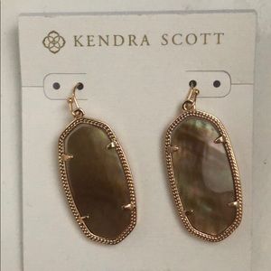 Never worn Kendra Scott signature earrings